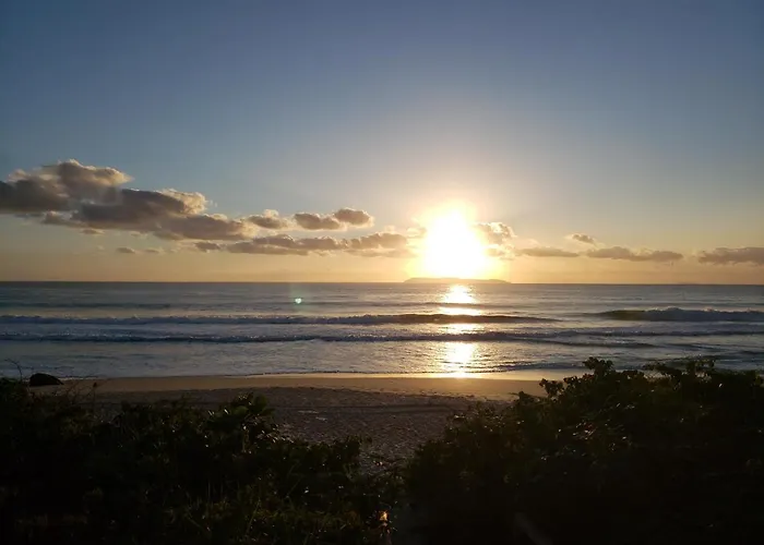 Apto 1 Quarto, Centro De Bombinhas, 130 Metros Da Praia.
